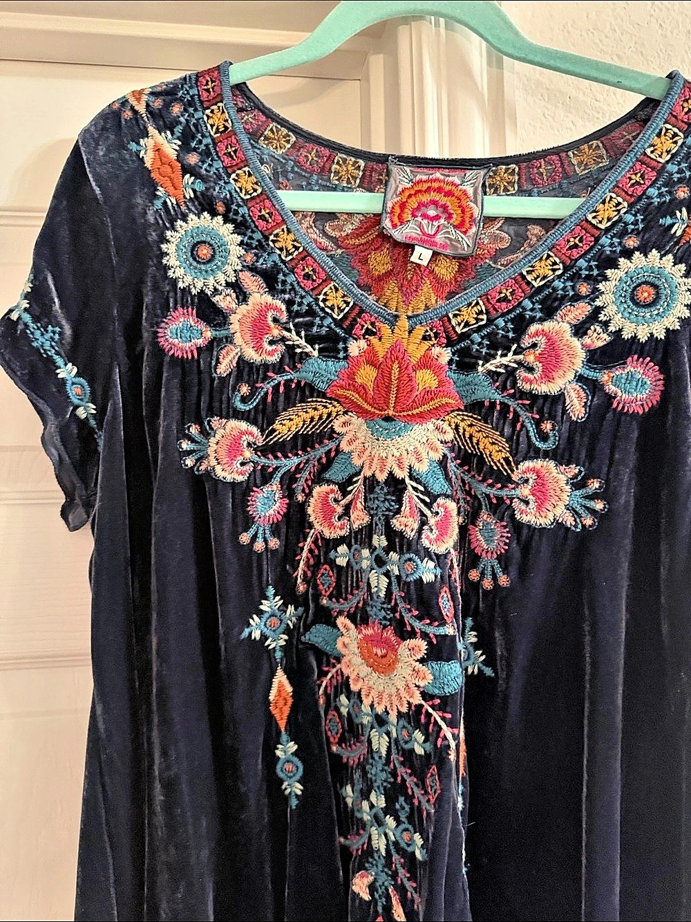 Johnny Was Embroidered Floral Tunic in Black & Multicolor Size Large Like New
